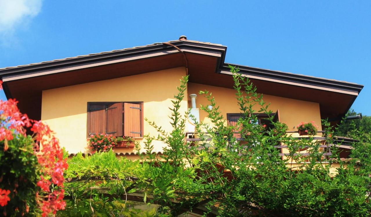 Bed and Breakfast Mansarda Fiorita Abatemarco Exterior foto